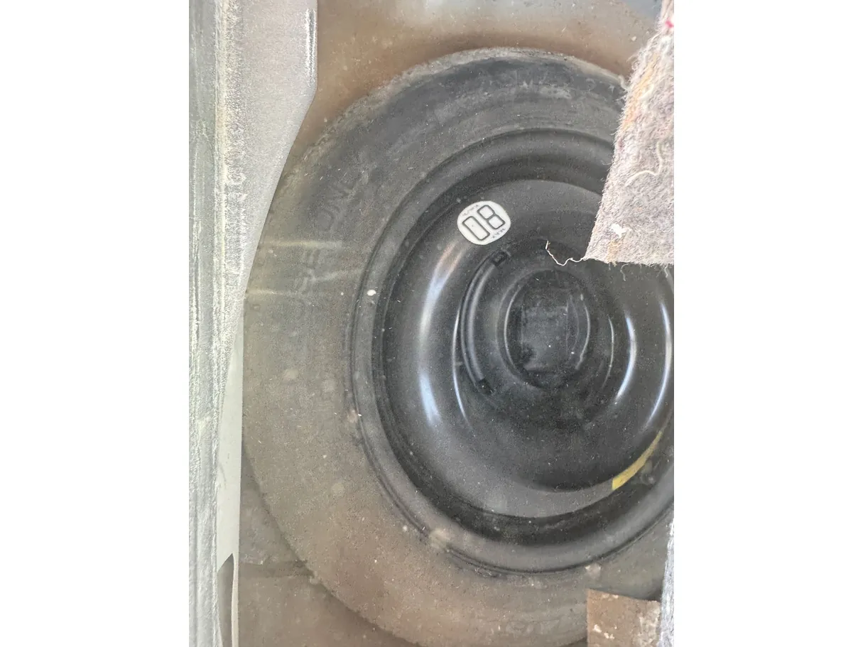Car image 22