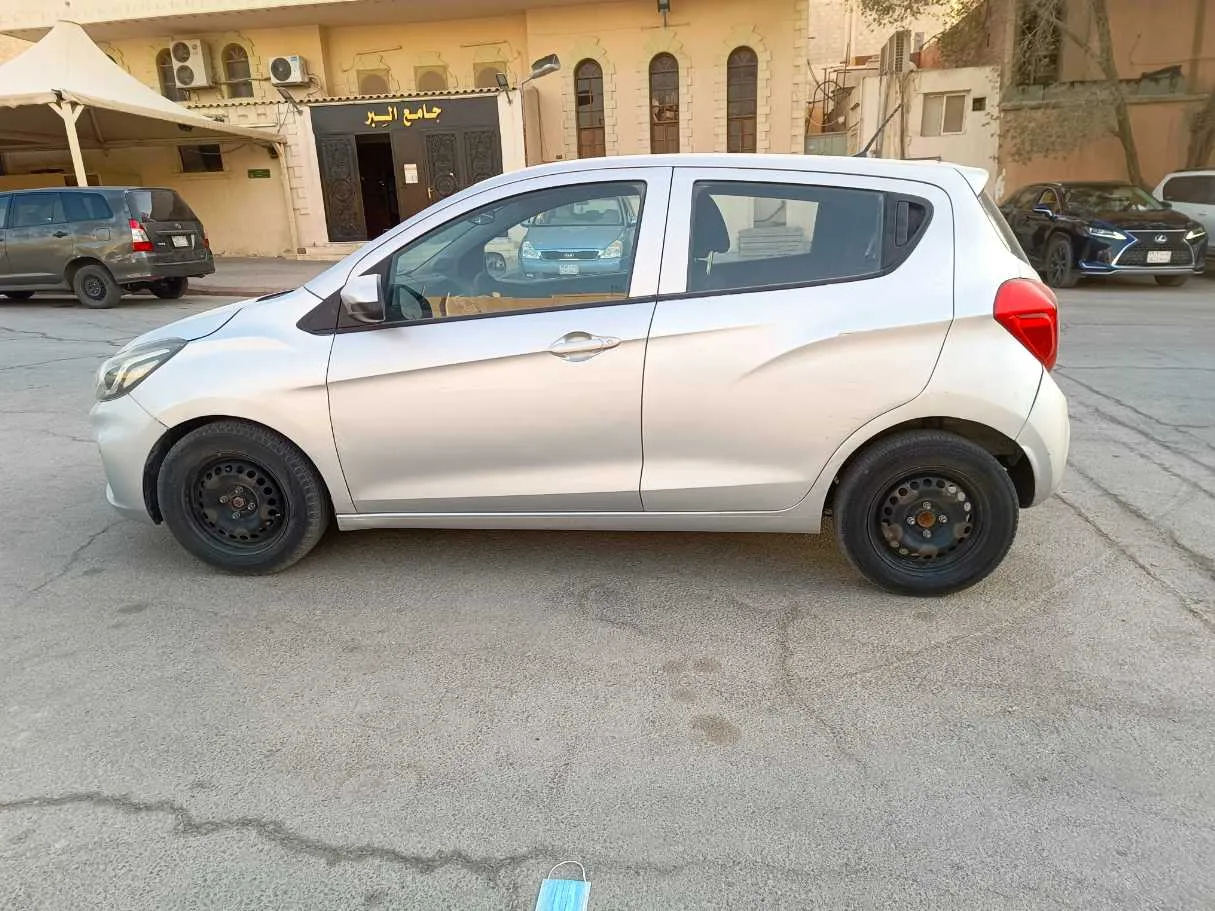 Car image 8