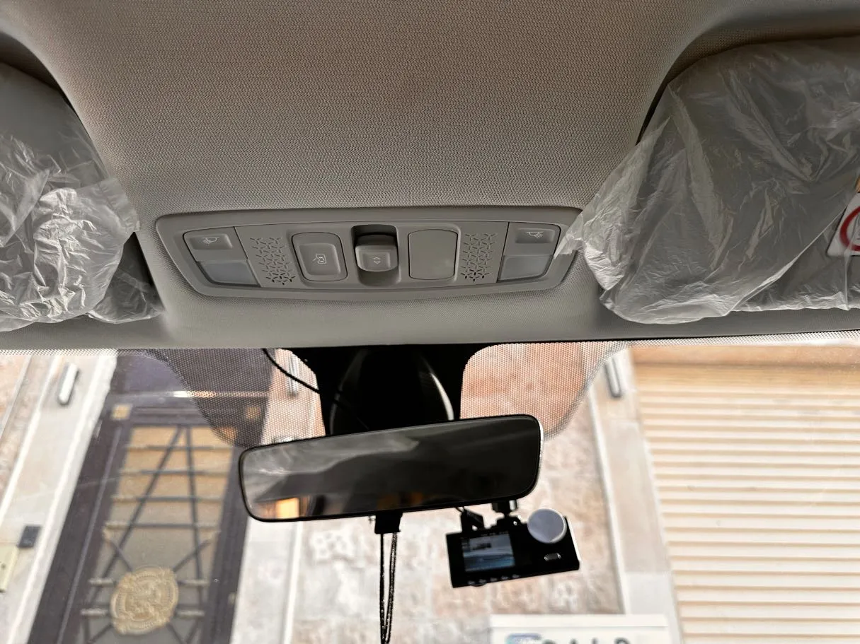 Car image 23