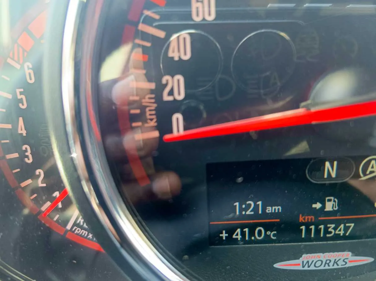 Car image 26