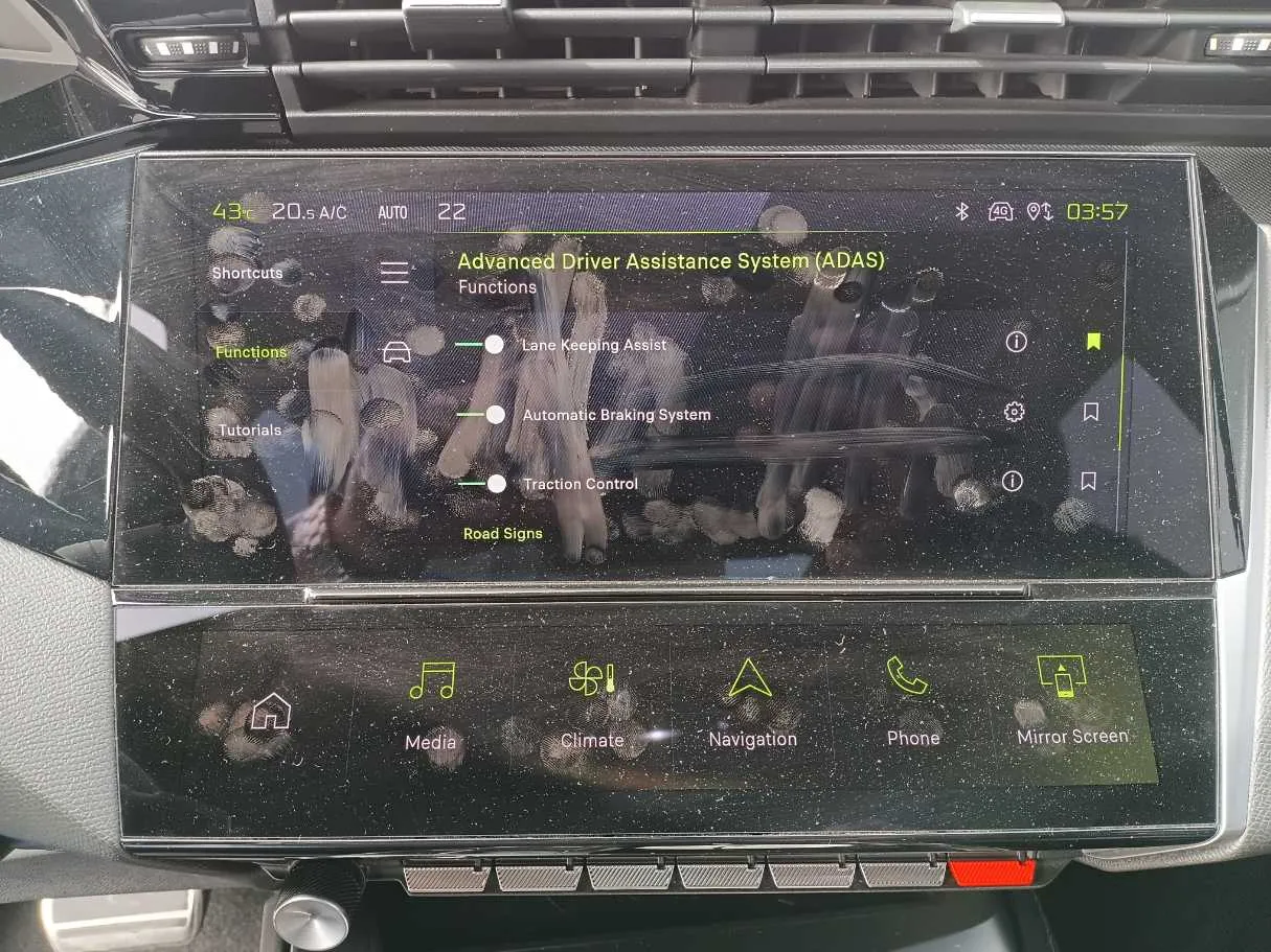 Car image 24