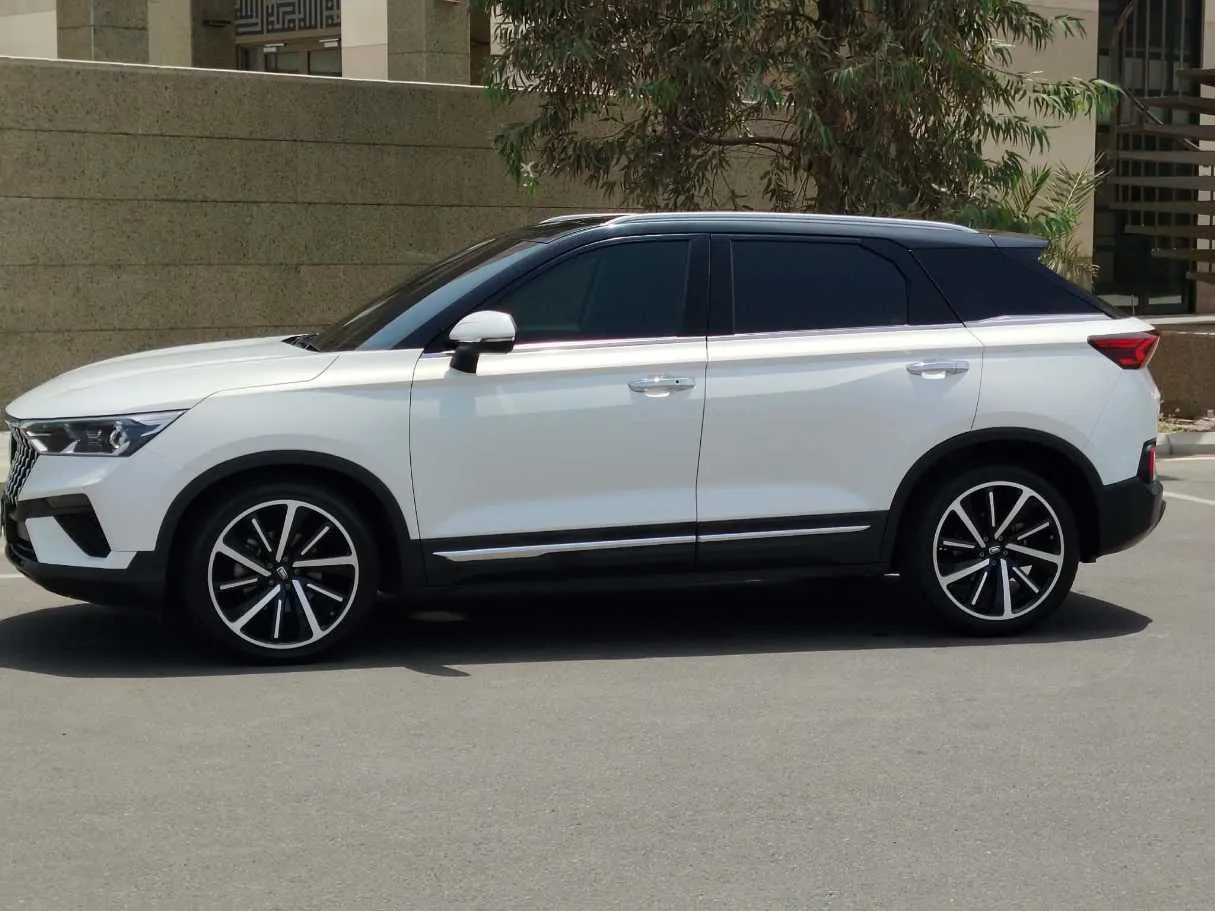 Car image 8