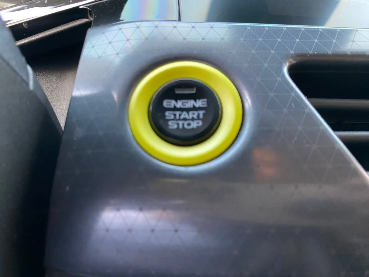 Car image 27