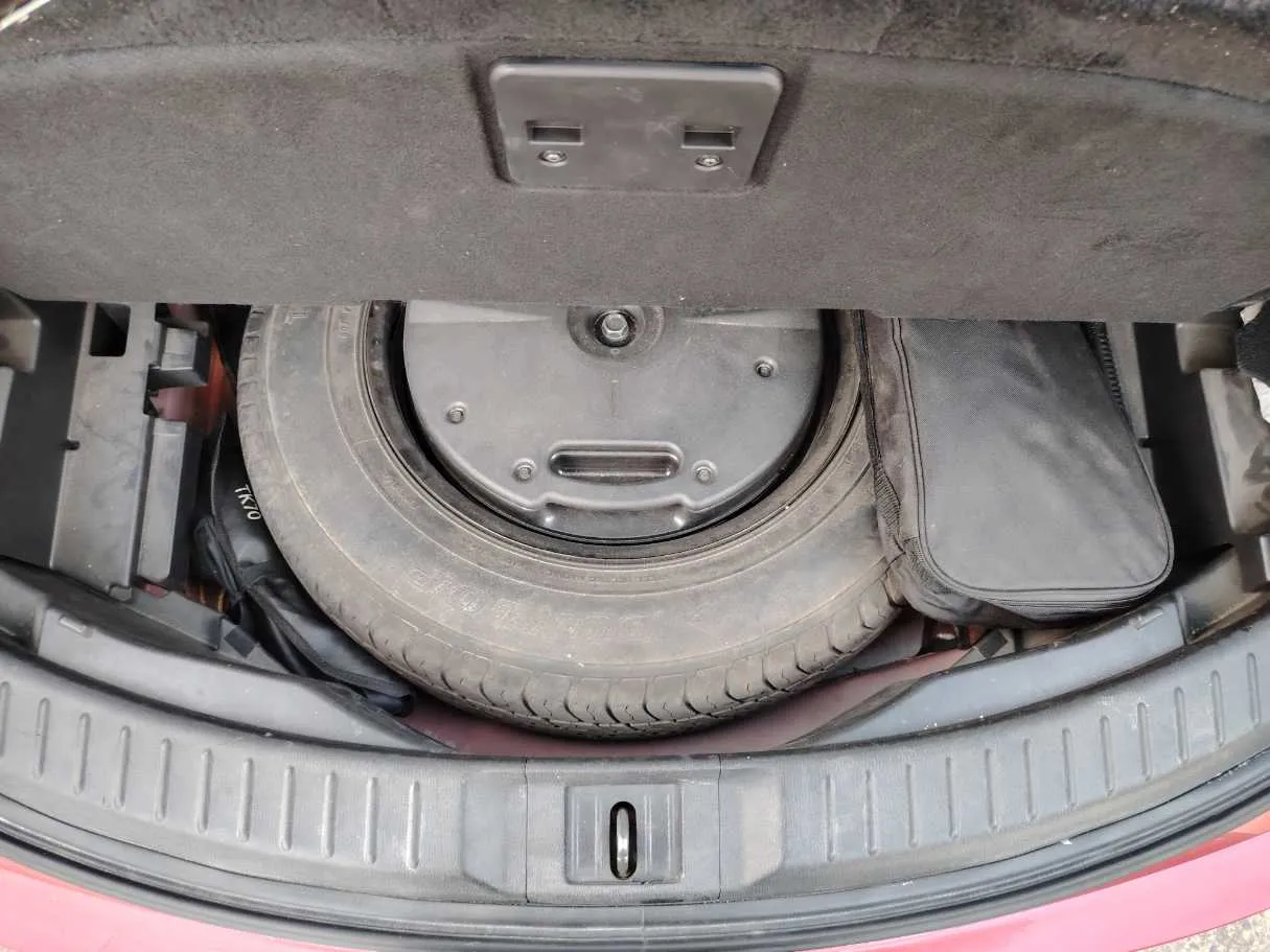 Car image 34