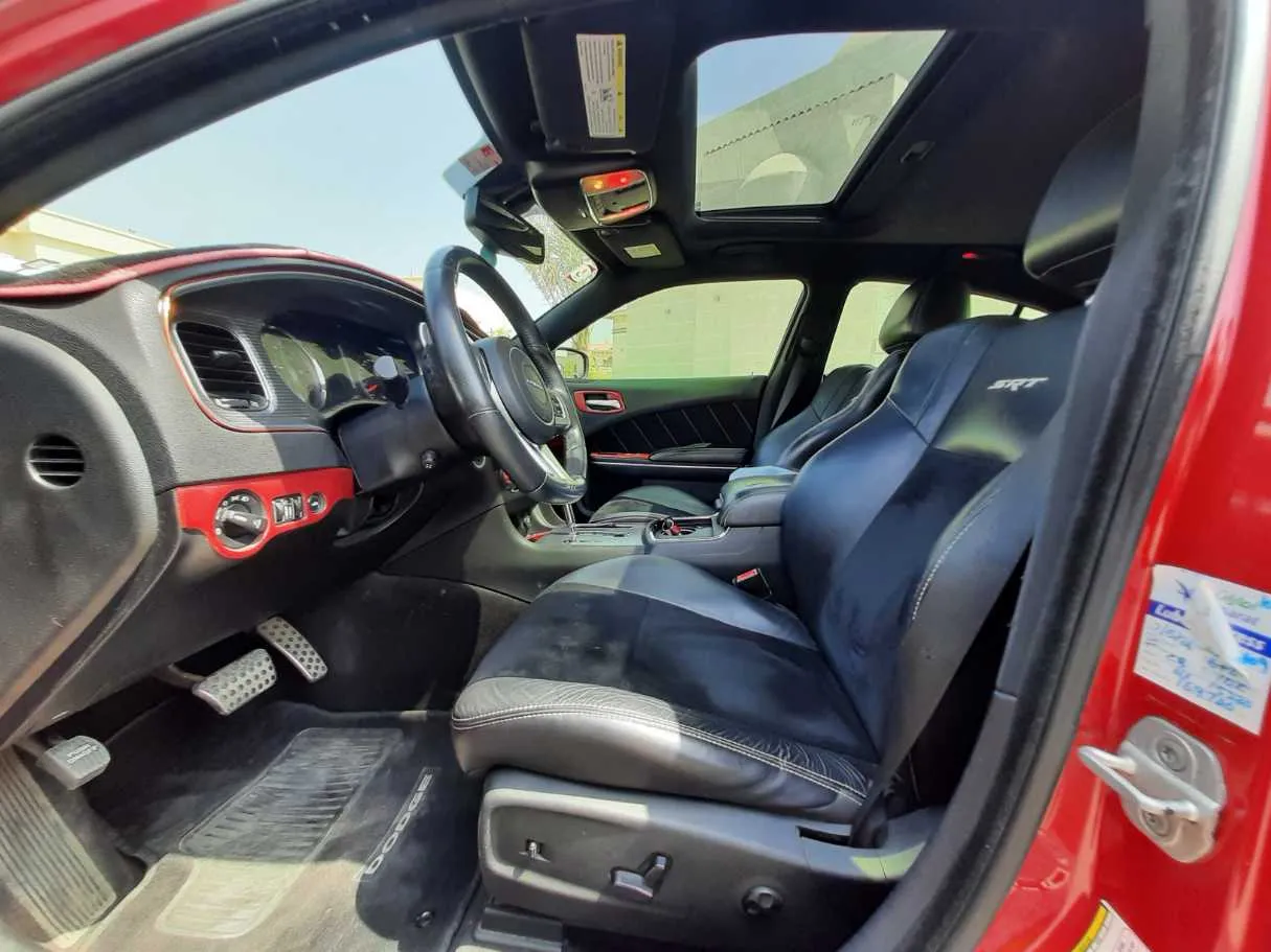 Car image 12