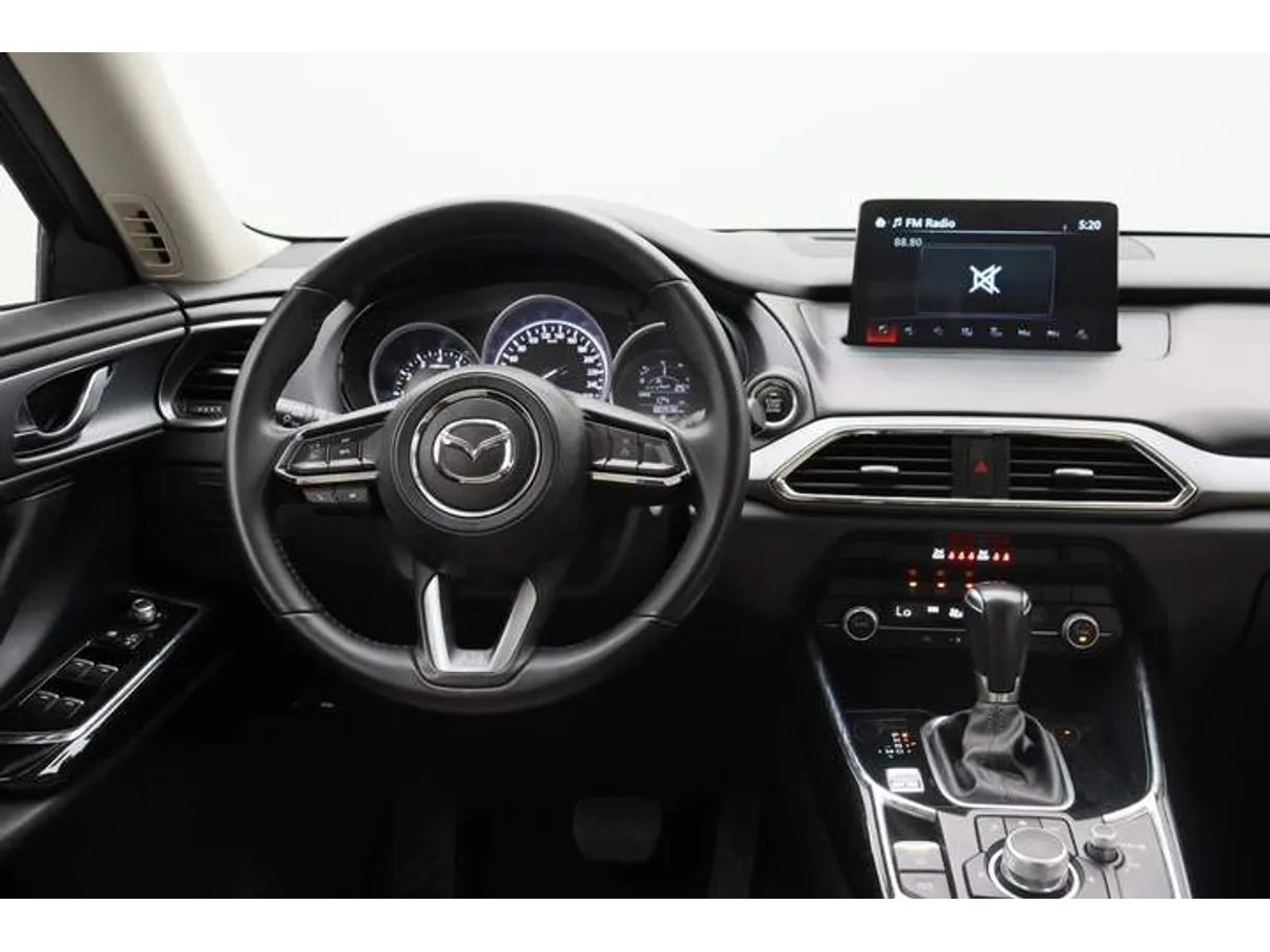 Car image 15