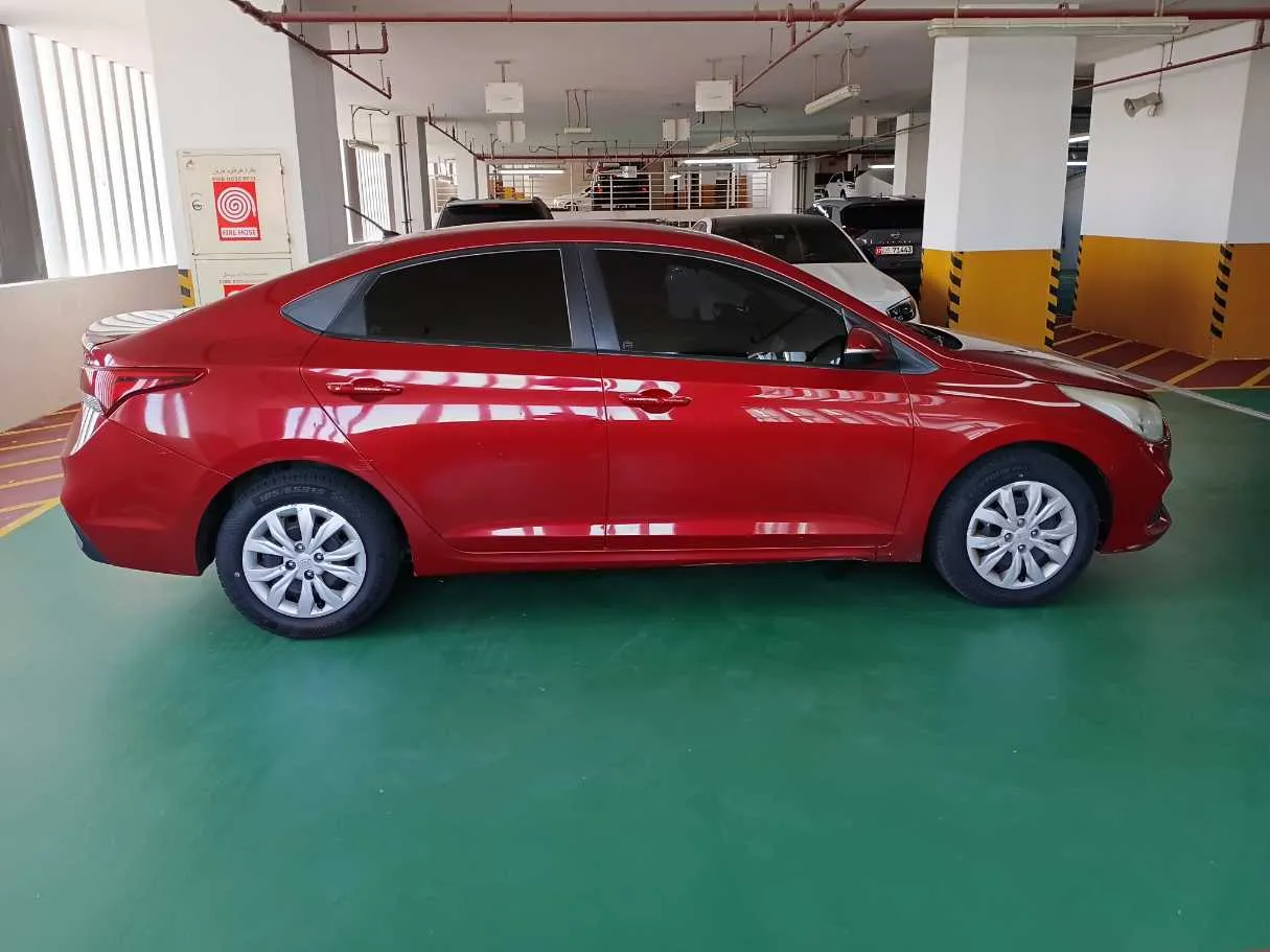 Car image 3