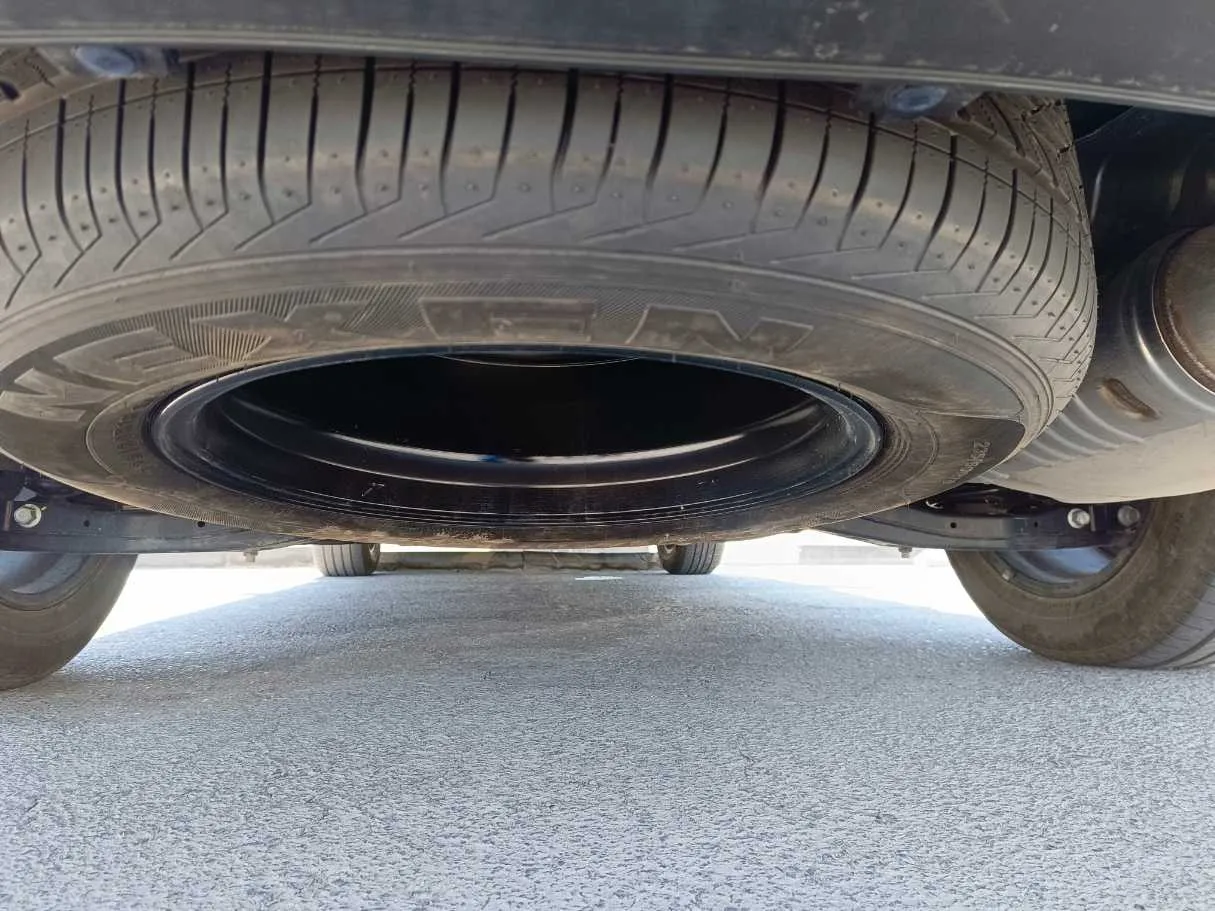 Car image 36