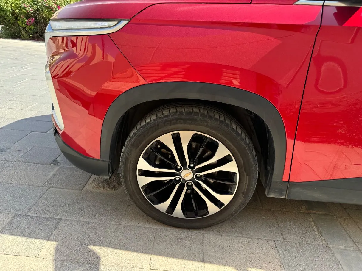 Car image 8