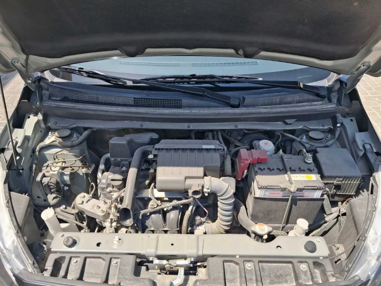 Car image 15