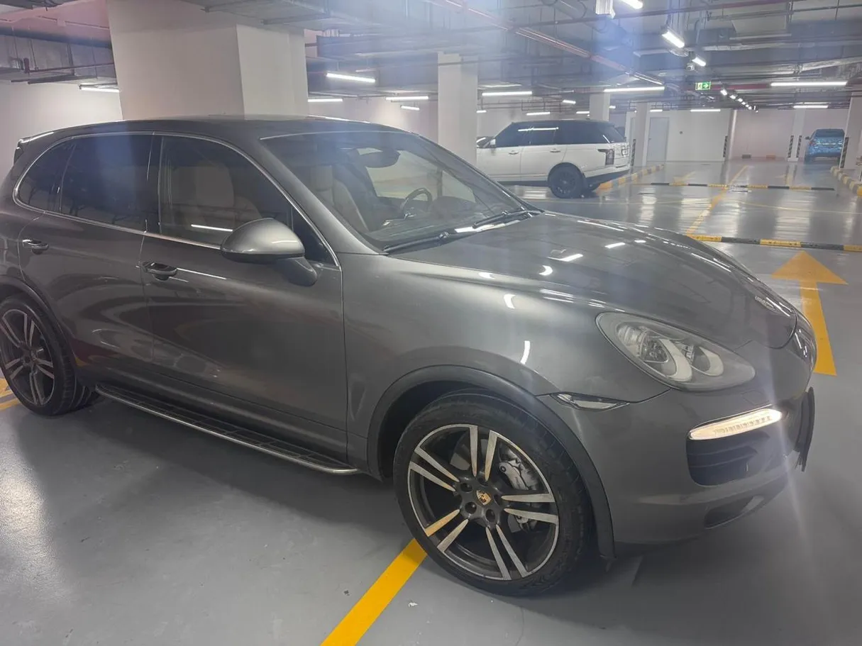 Car image 2