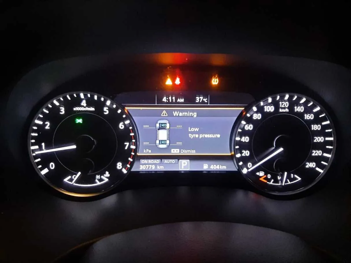 Car image 17