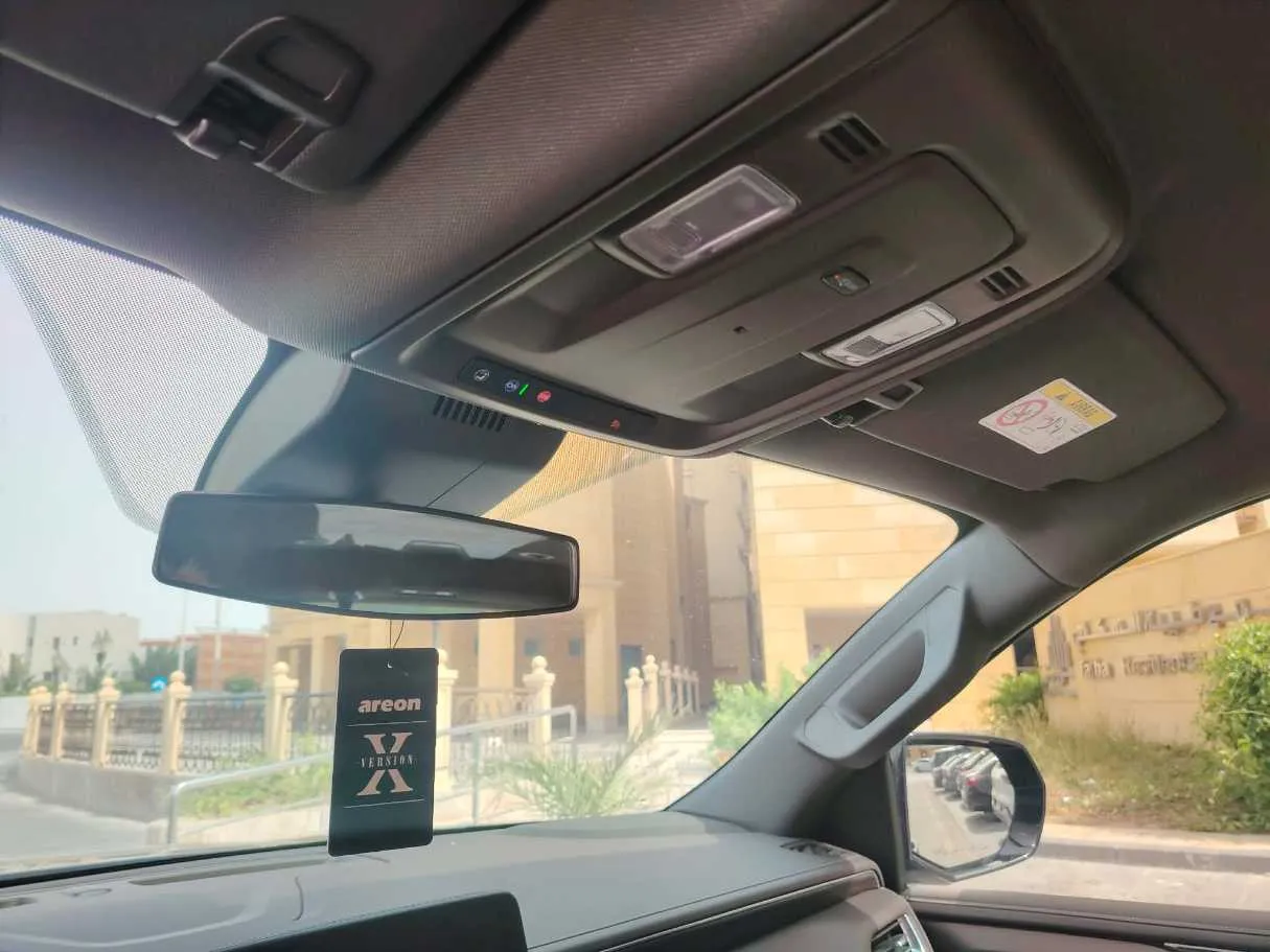 Car image 37