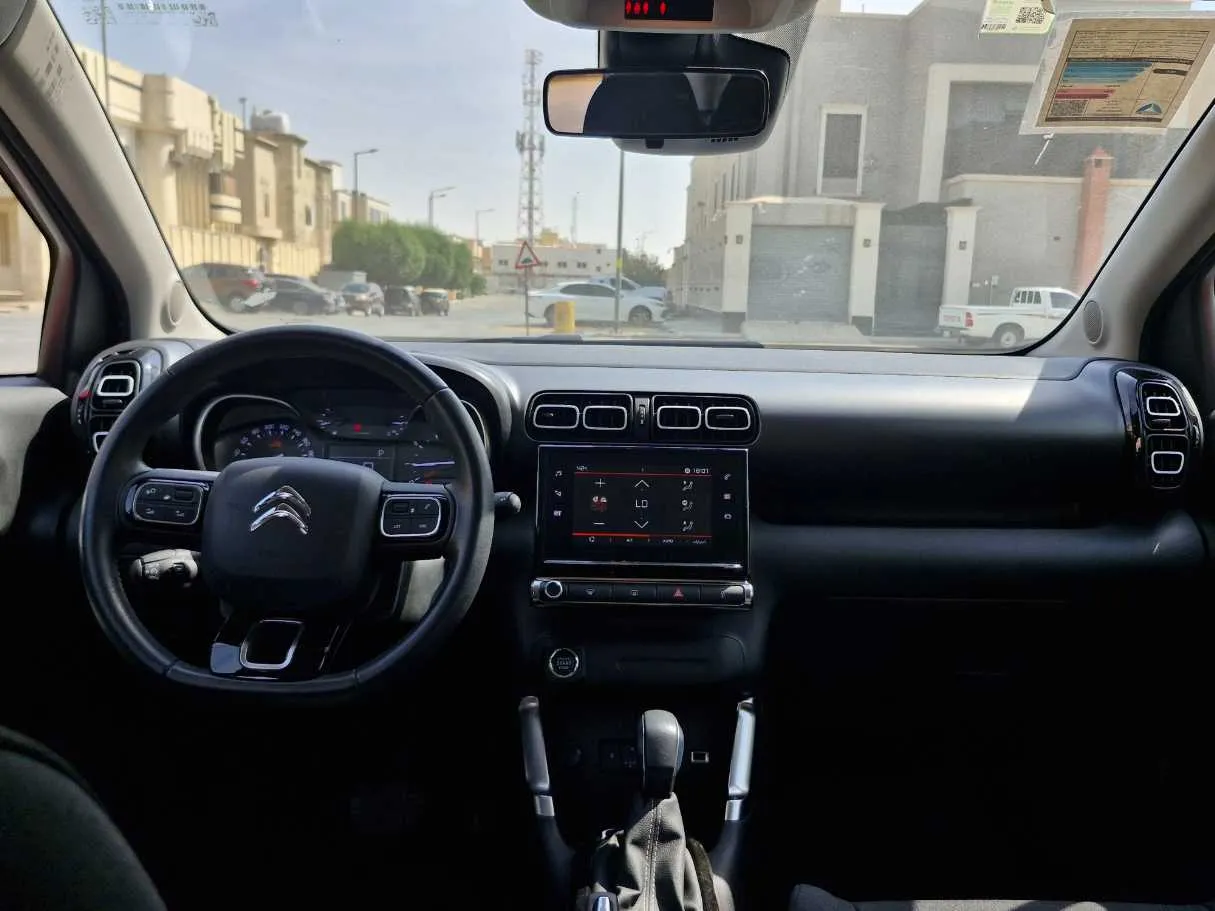 Car image 15