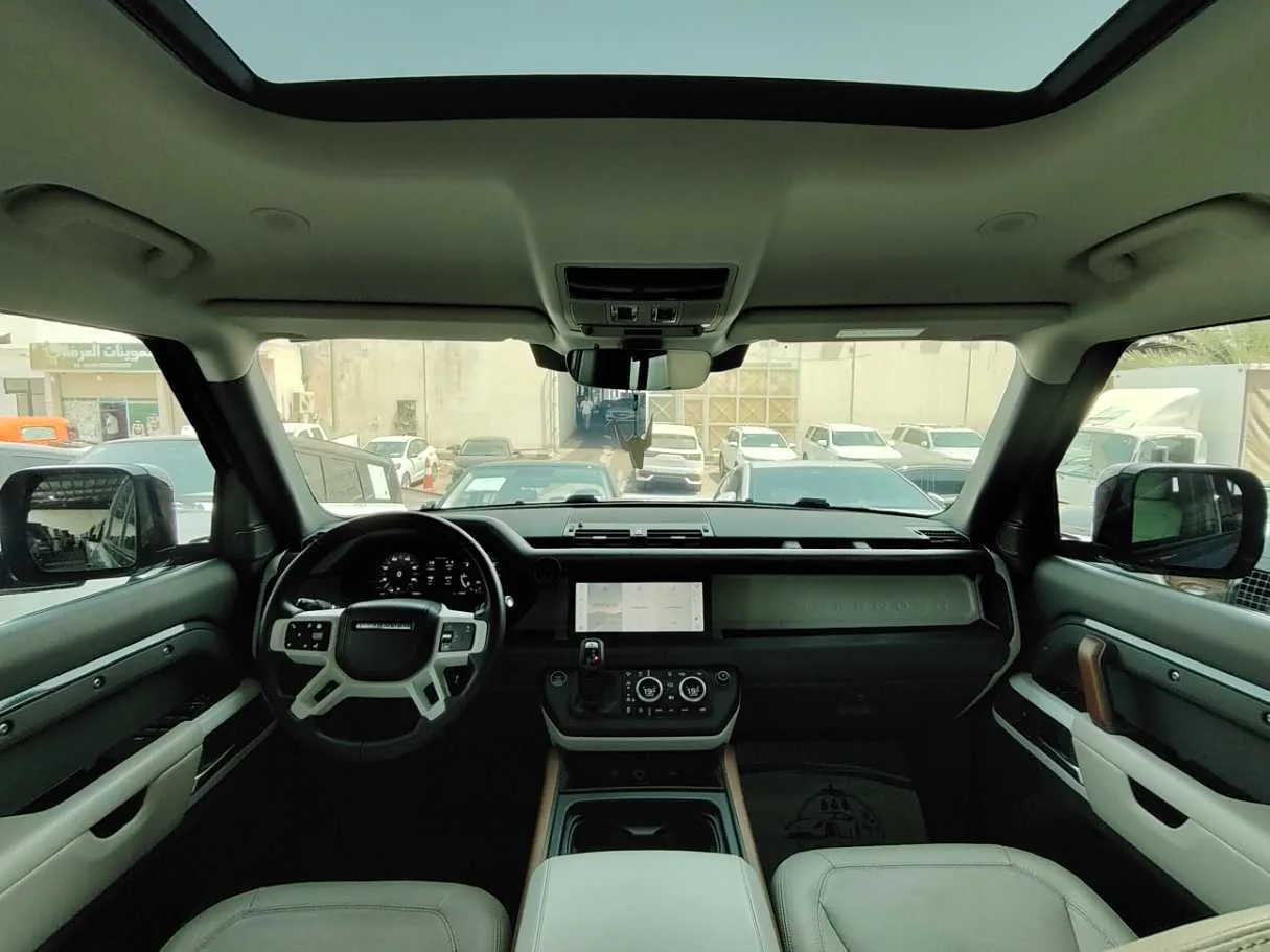 Car image 23
