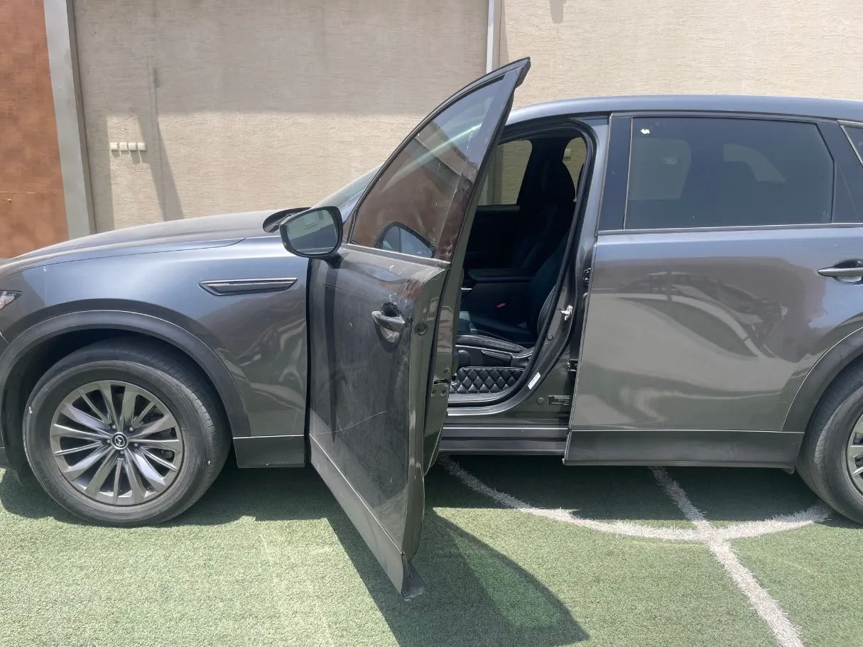 Car image 13