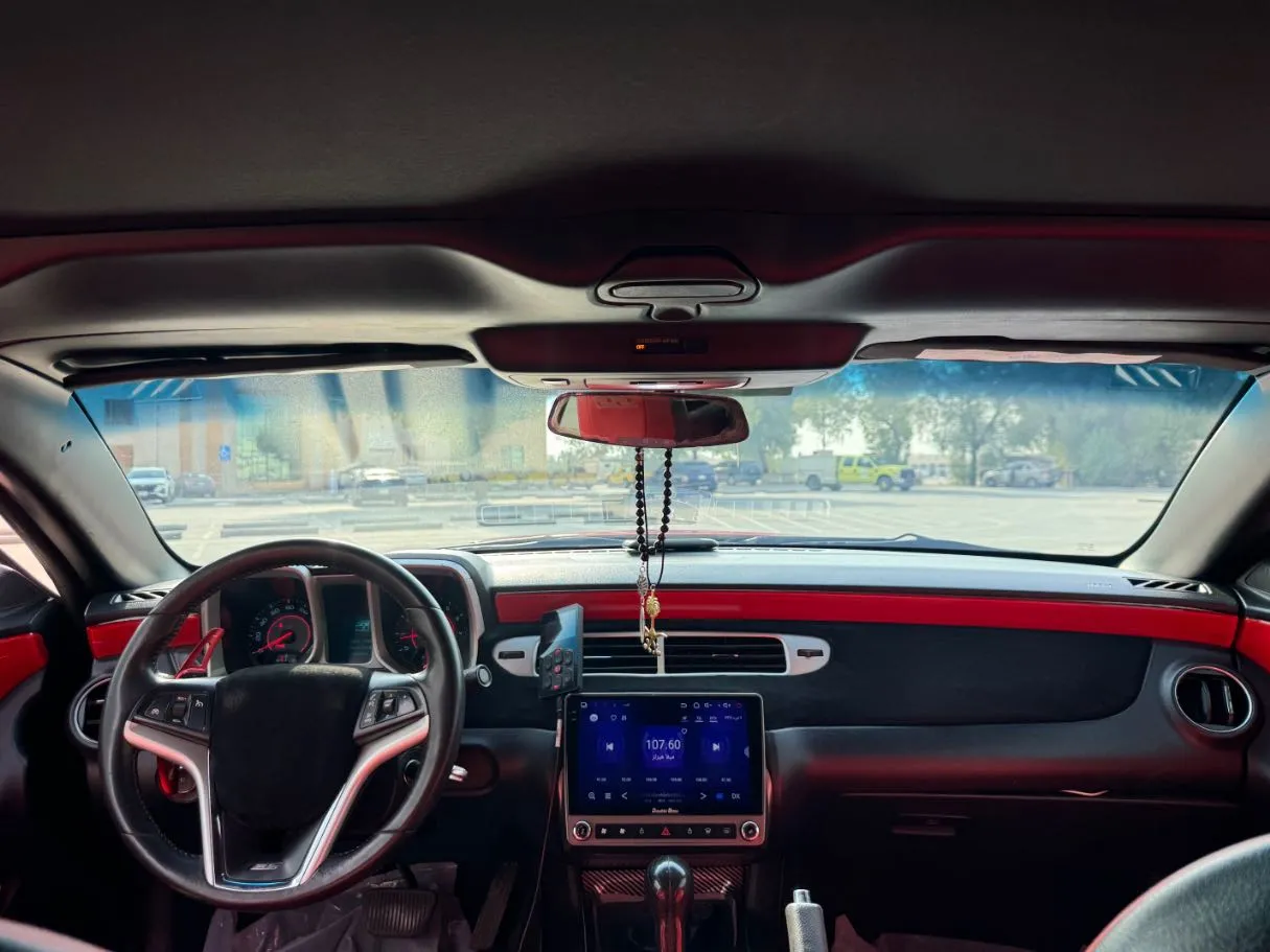 Car image 14