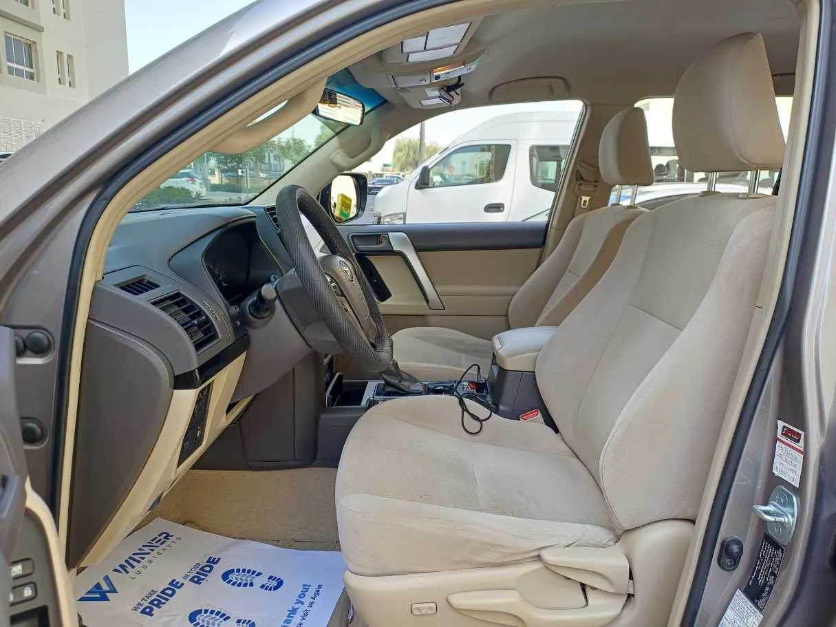 Car image 12