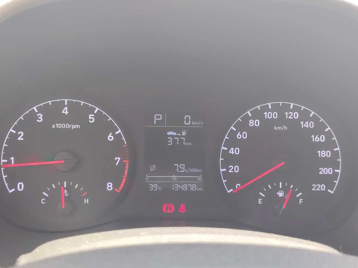 Car image 24