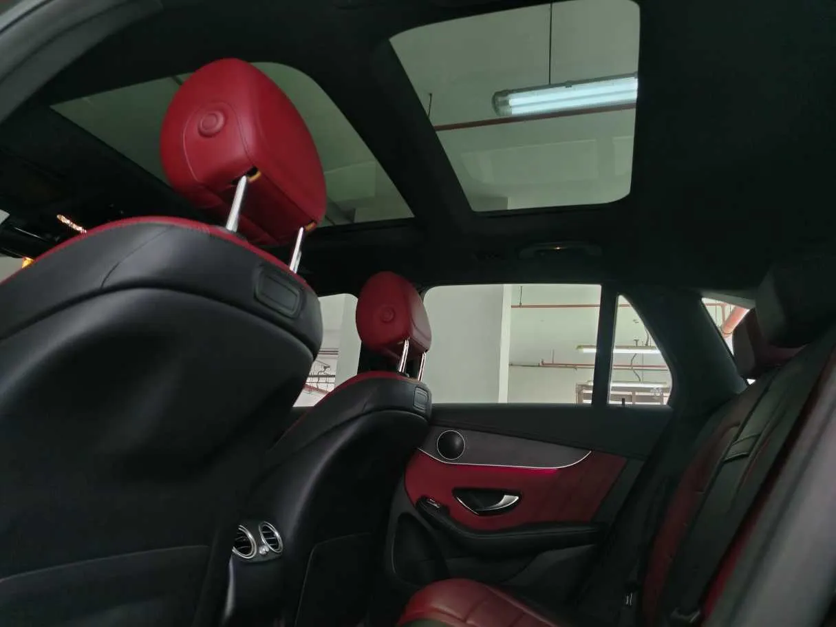 Car image 18