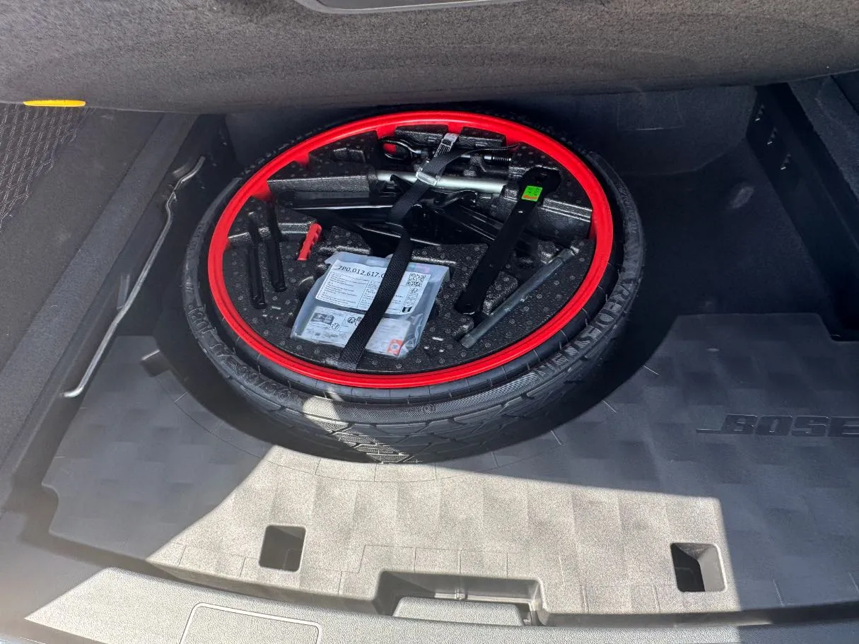 Car image 21