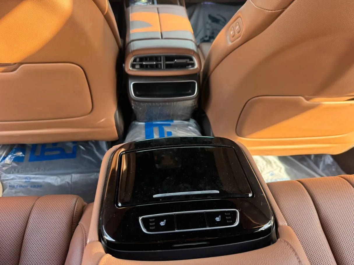 Car image 22