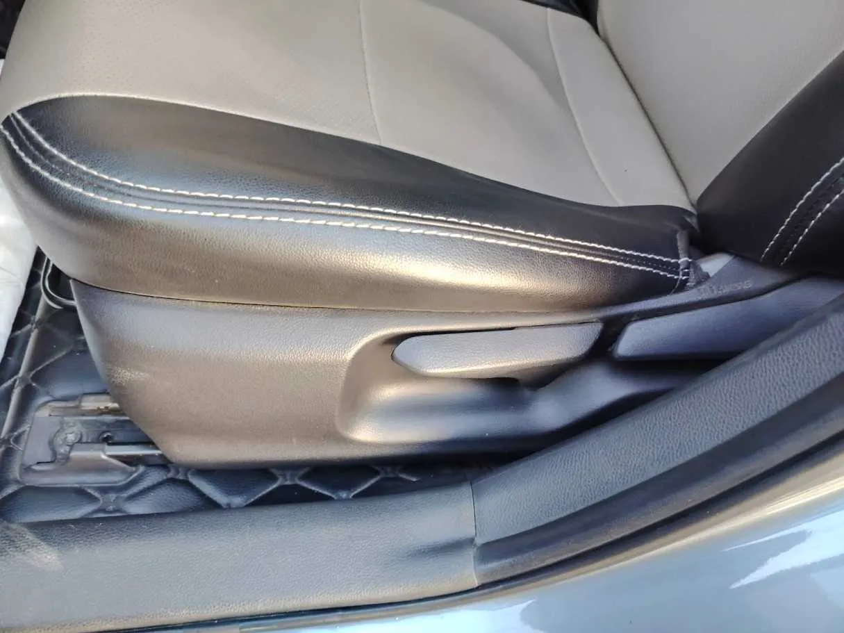 Car image 38