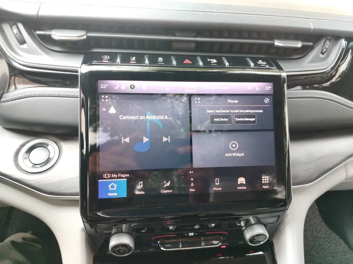 Car image 26