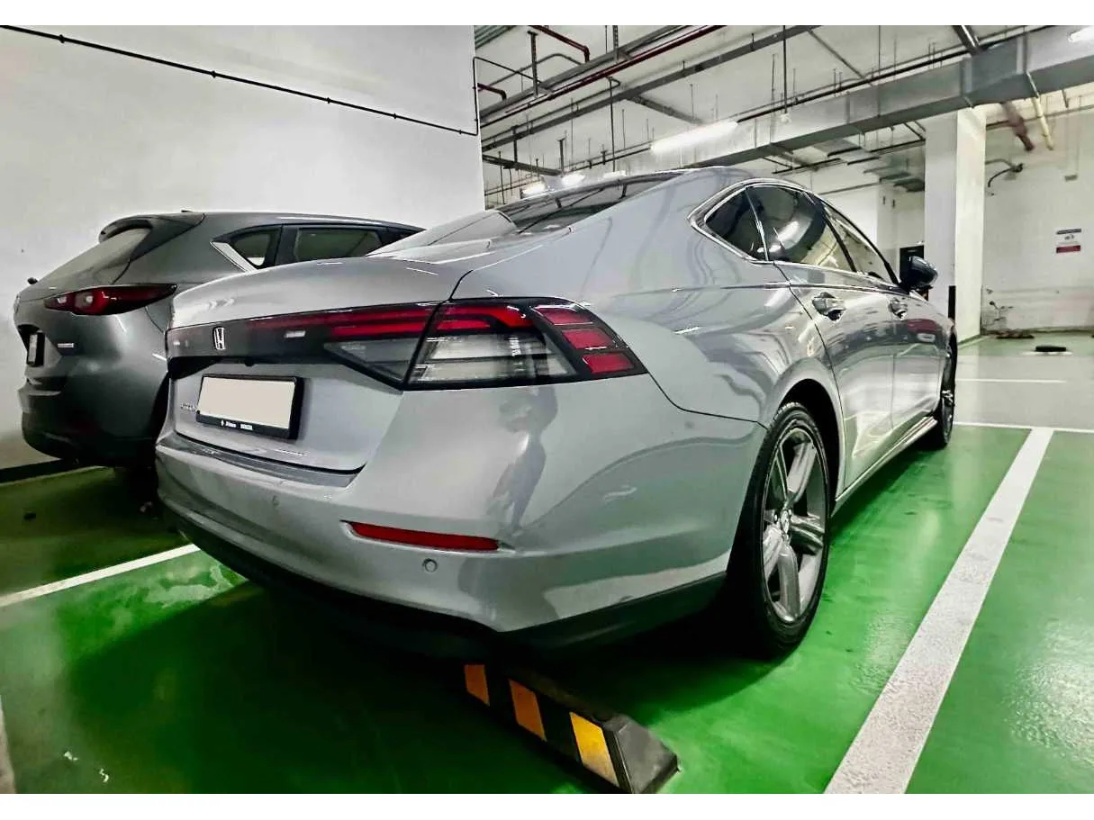 Car image 7