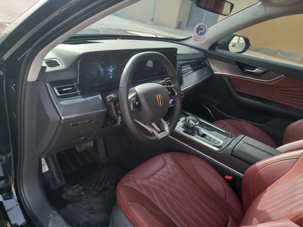 Car image 12