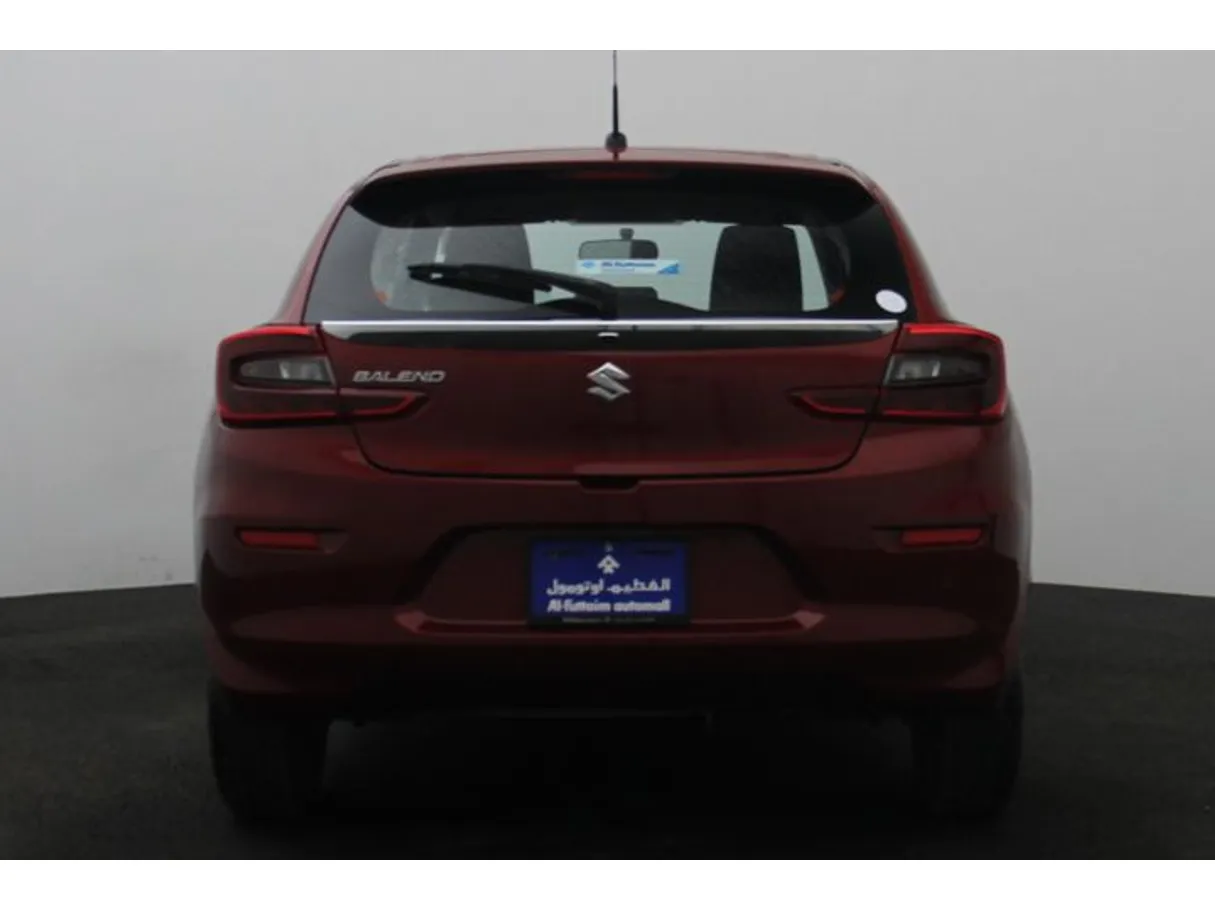 Car image 12