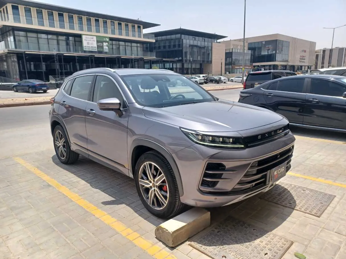 Car image 3