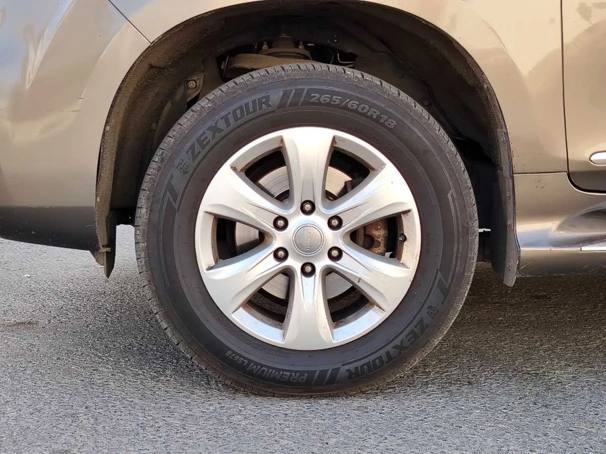 Car image 10