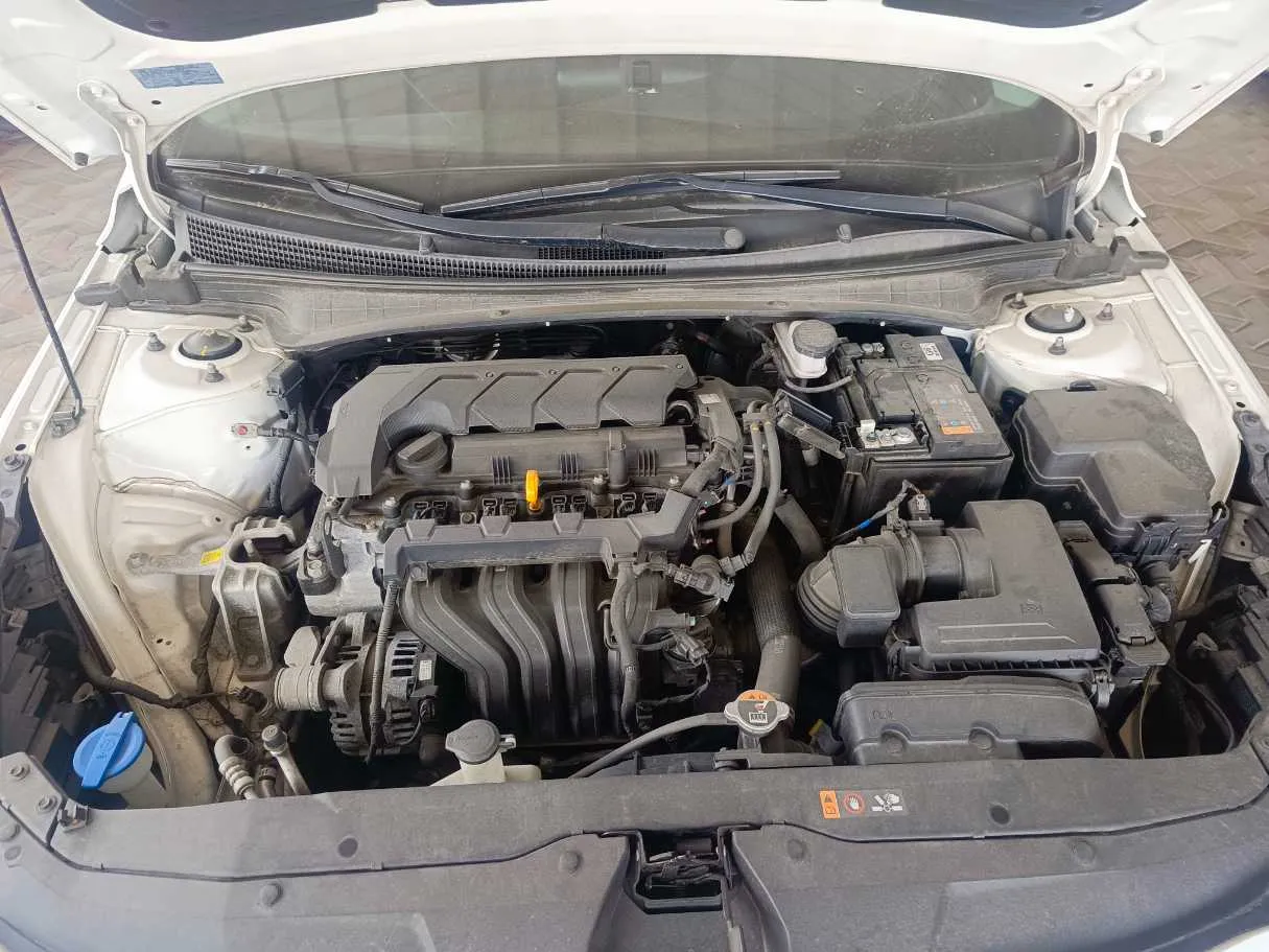 Car image 25
