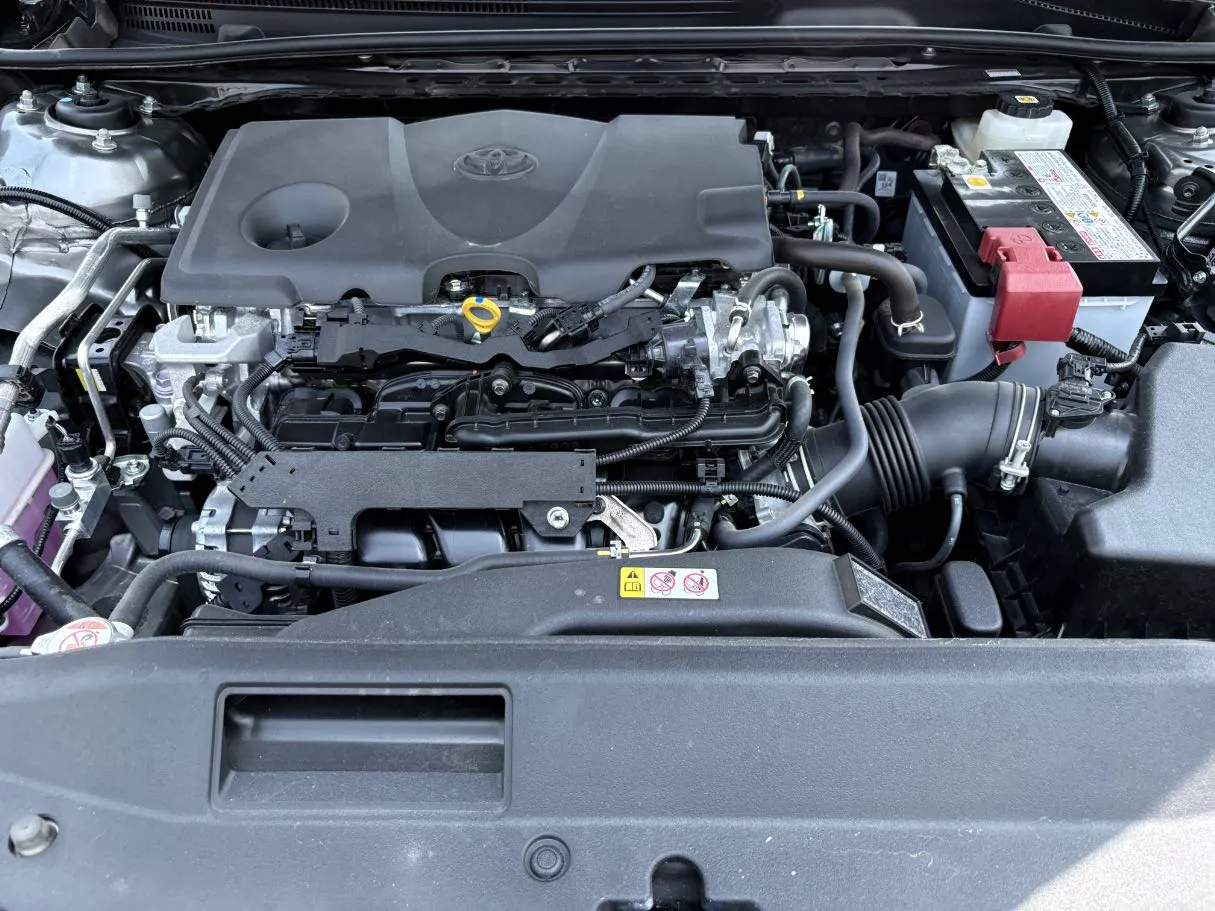 Car image 26