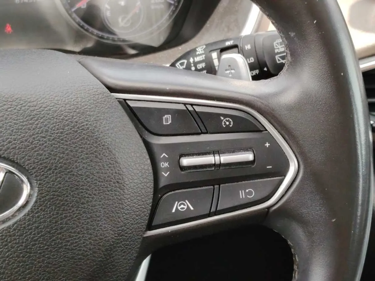 Car image 34
