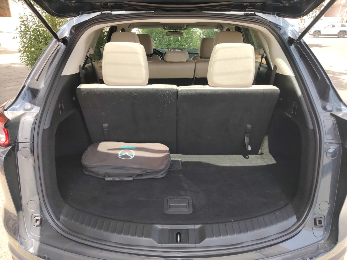 Car image 25