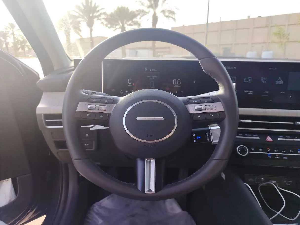 Car image 25
