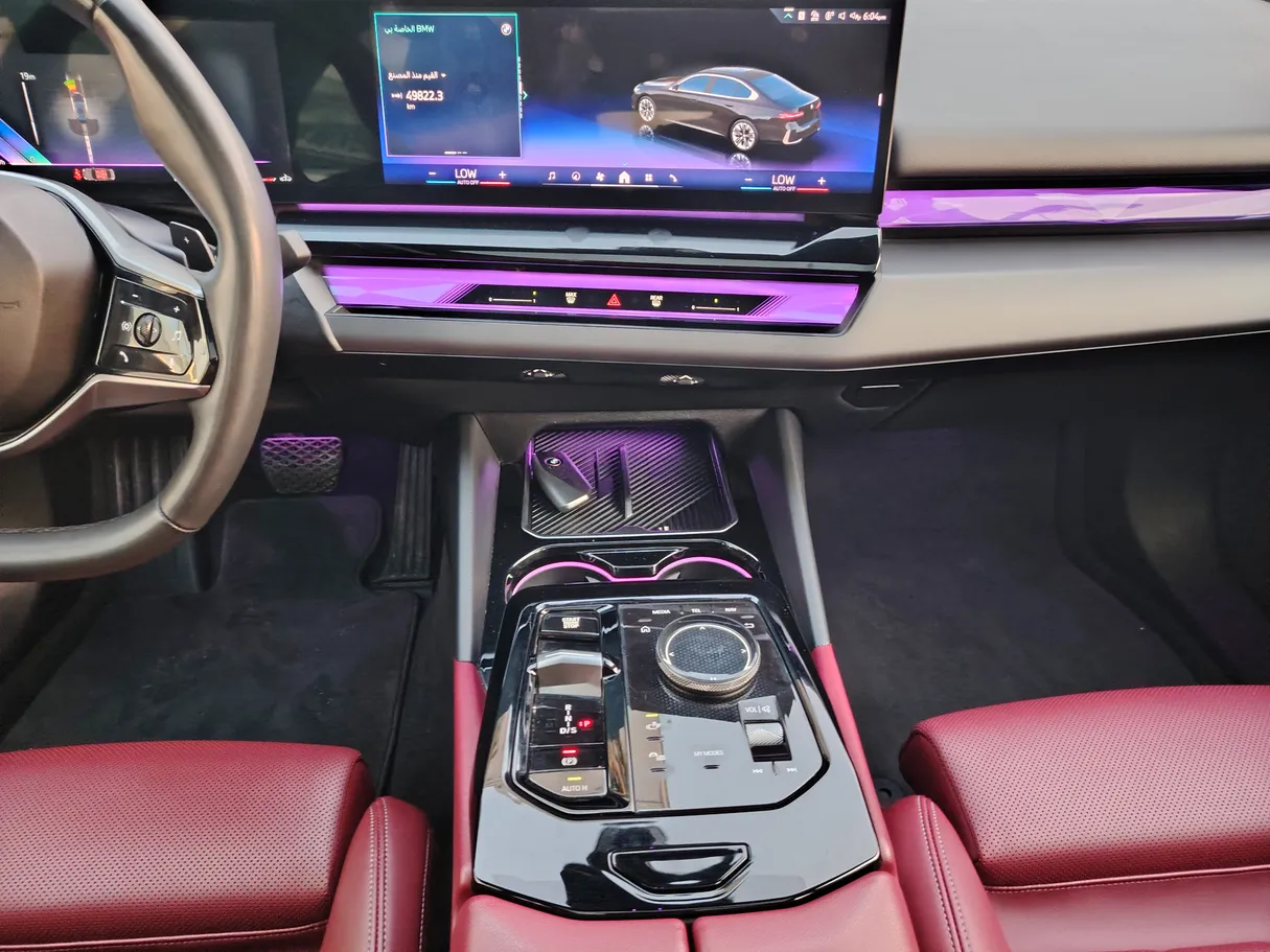 Car image 26