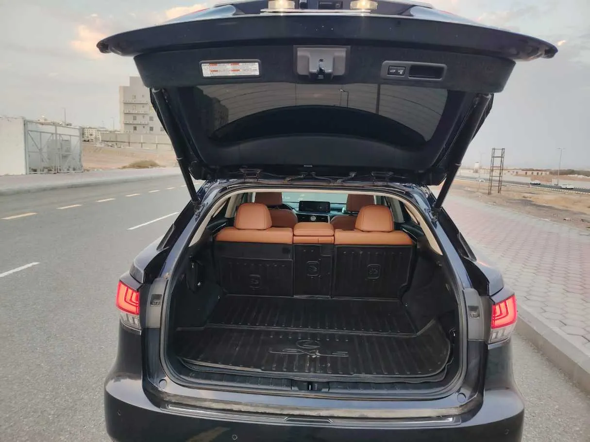 Car image 28