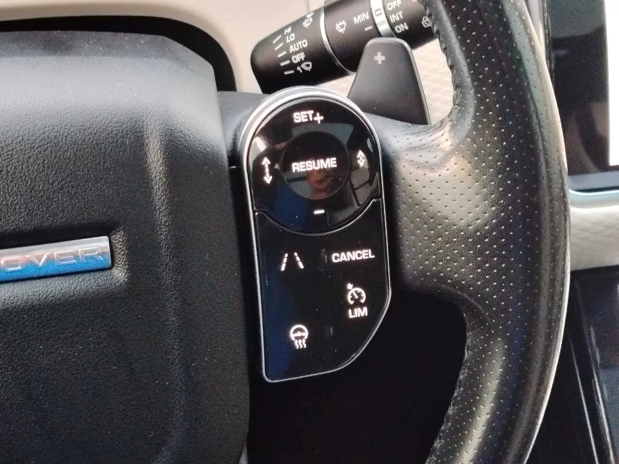 Car image 27