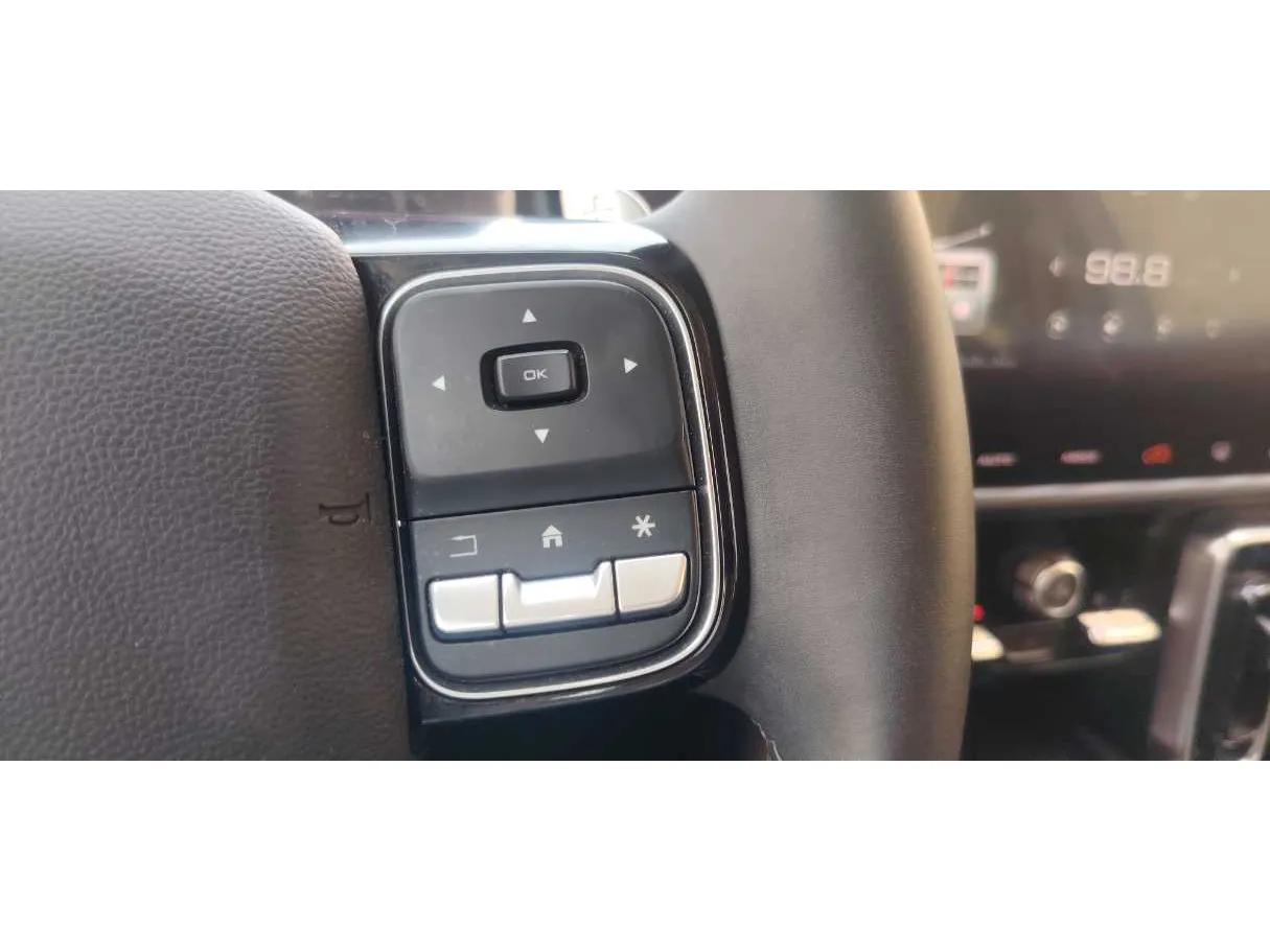 Car image 28