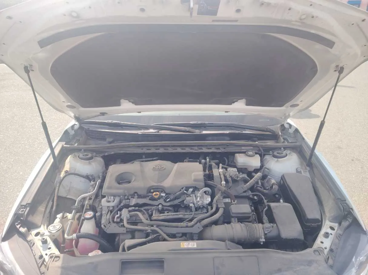 Car image 30