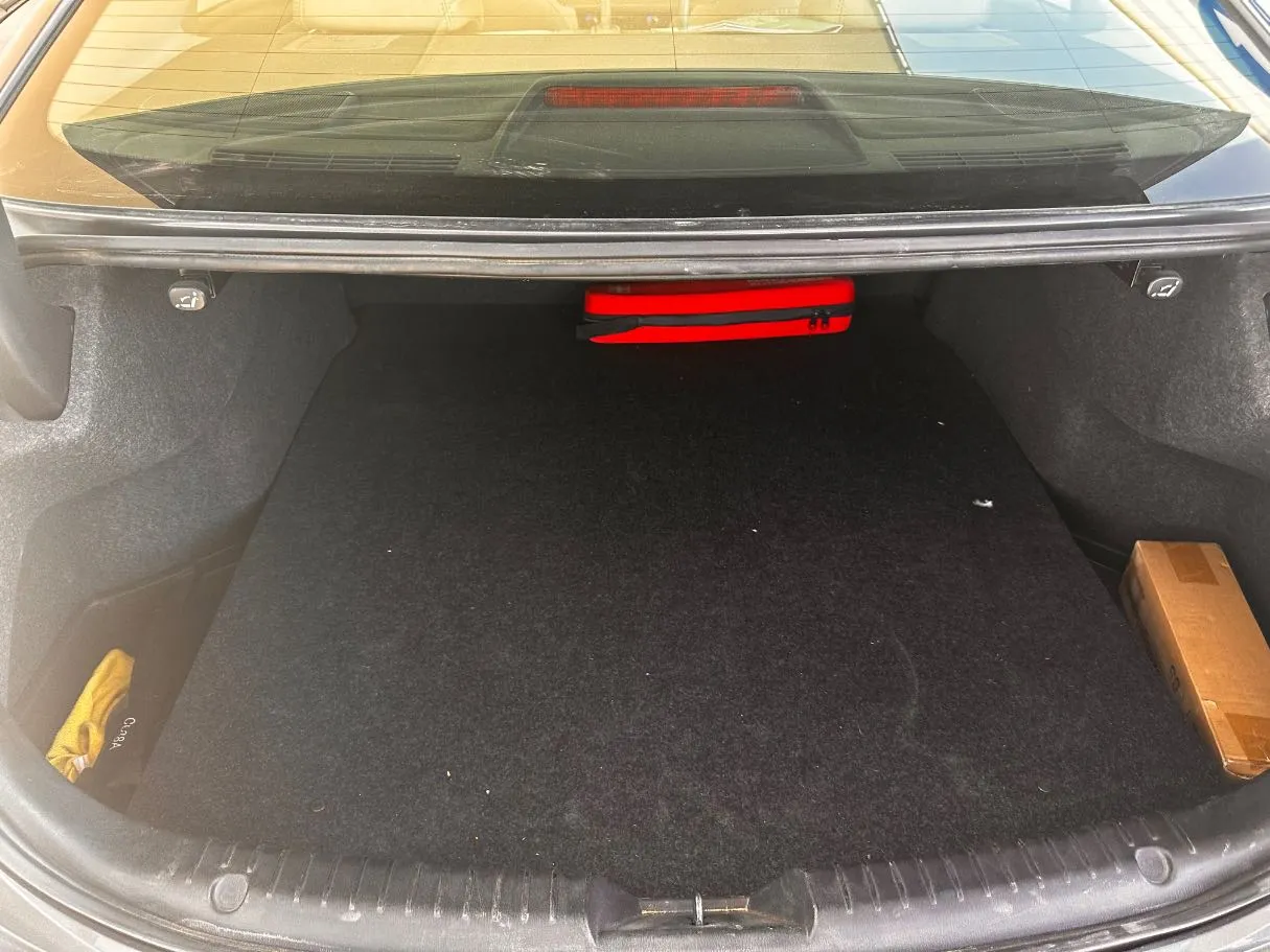 Car image 22