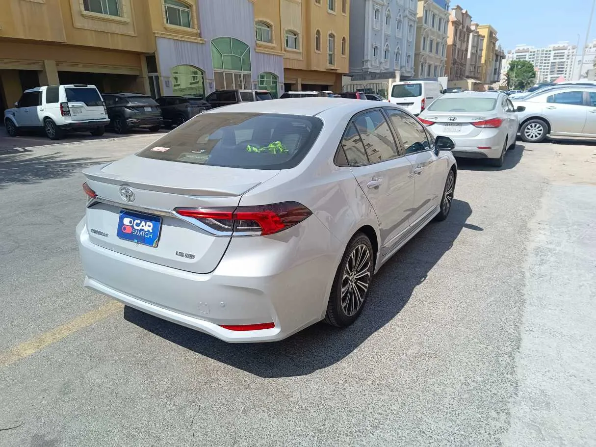 Car image 5