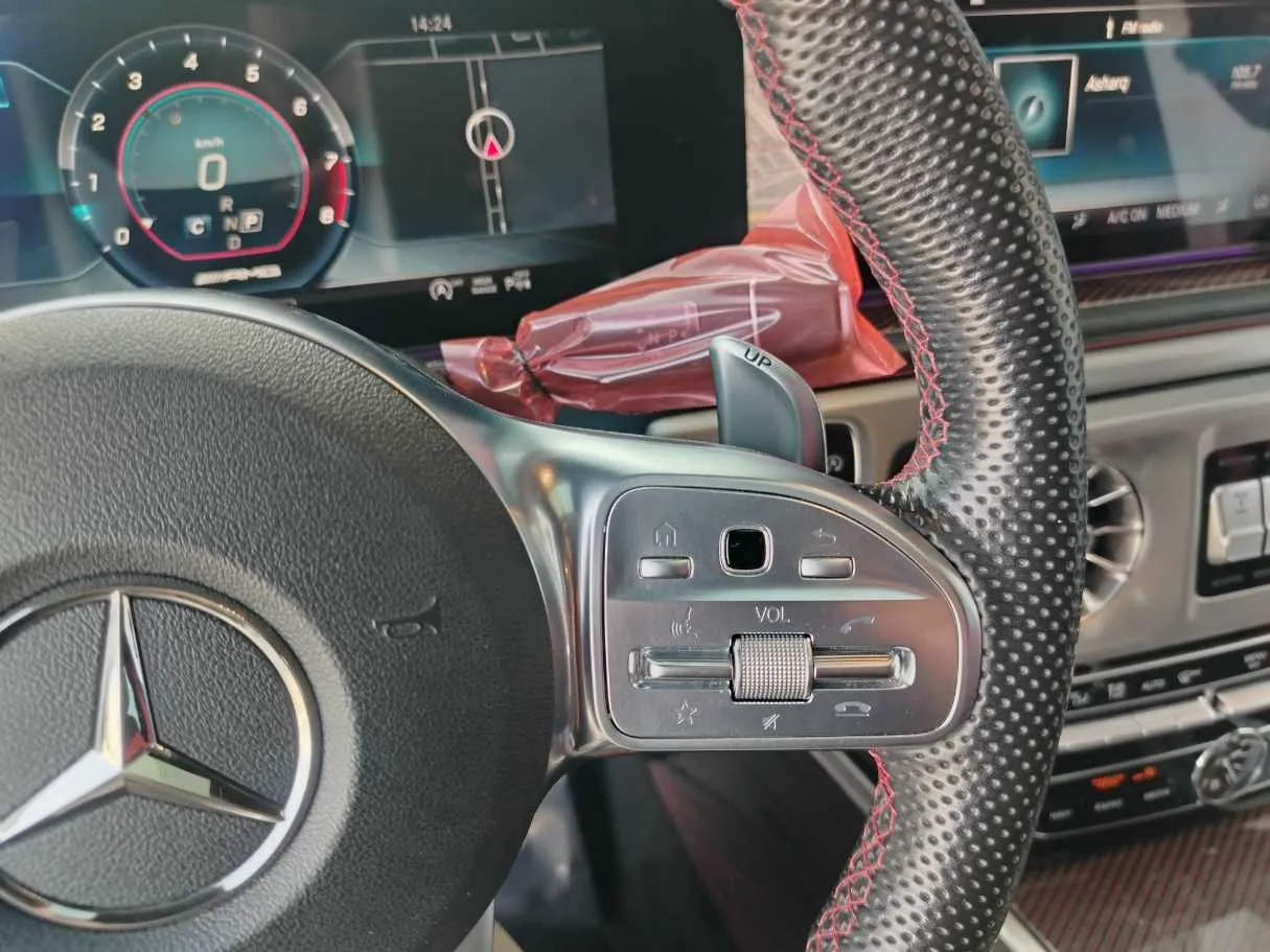 Car image 32