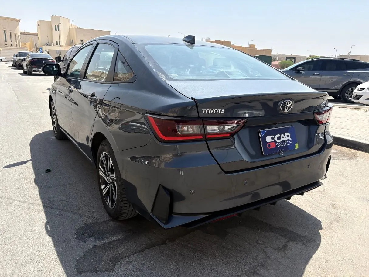 Car image 7