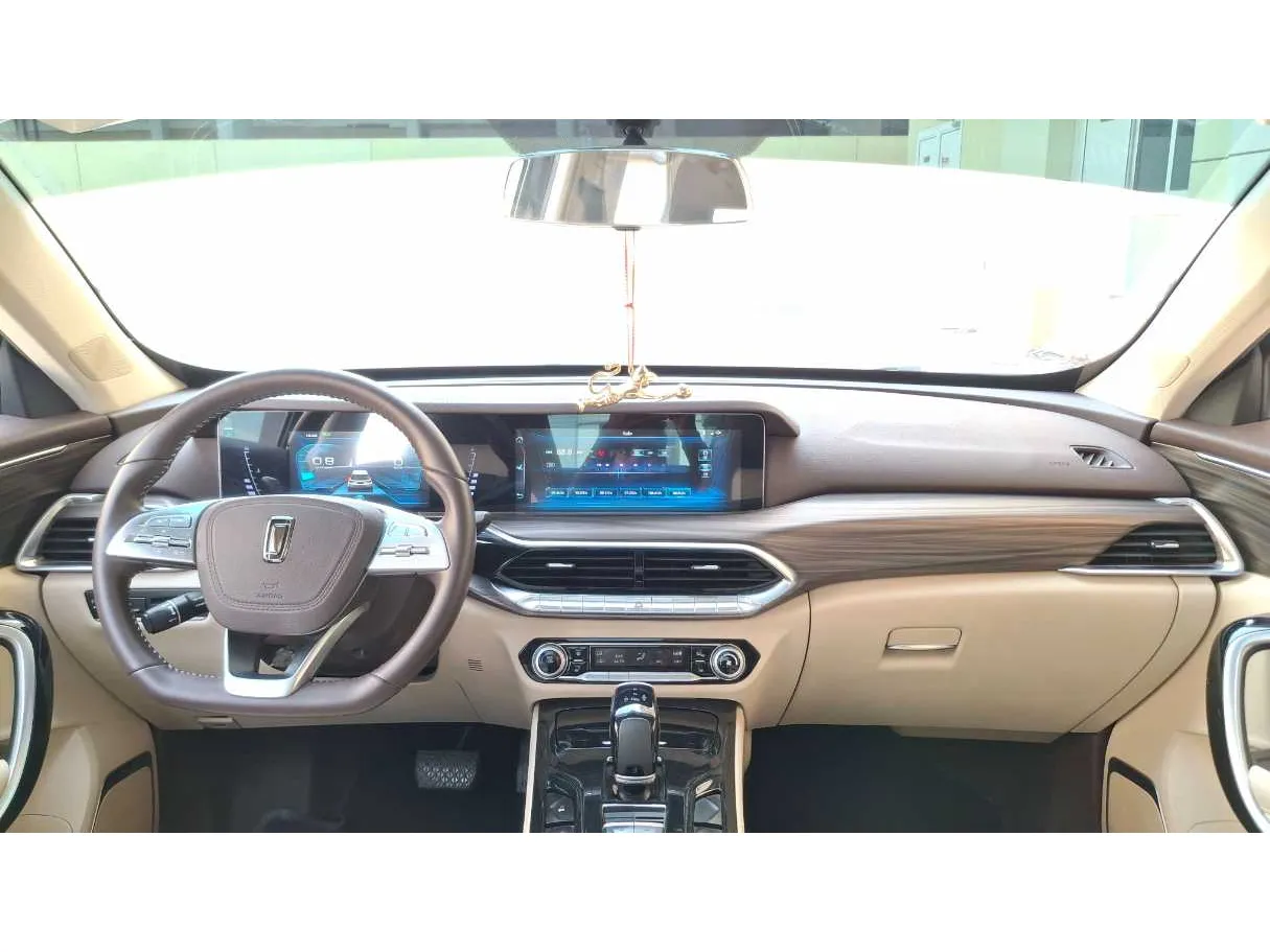 Car image 16