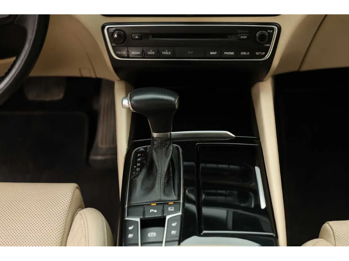 Car image 32