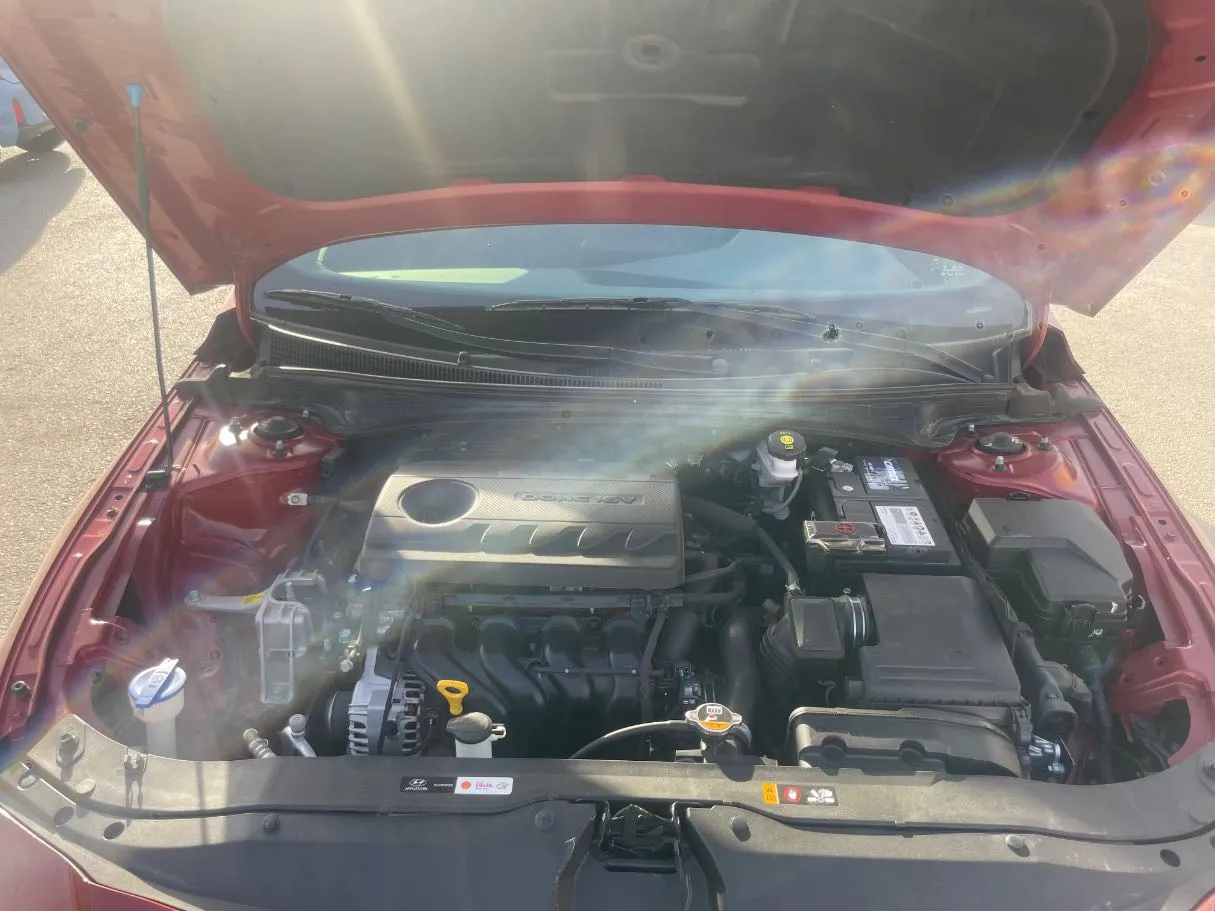 Car image 26